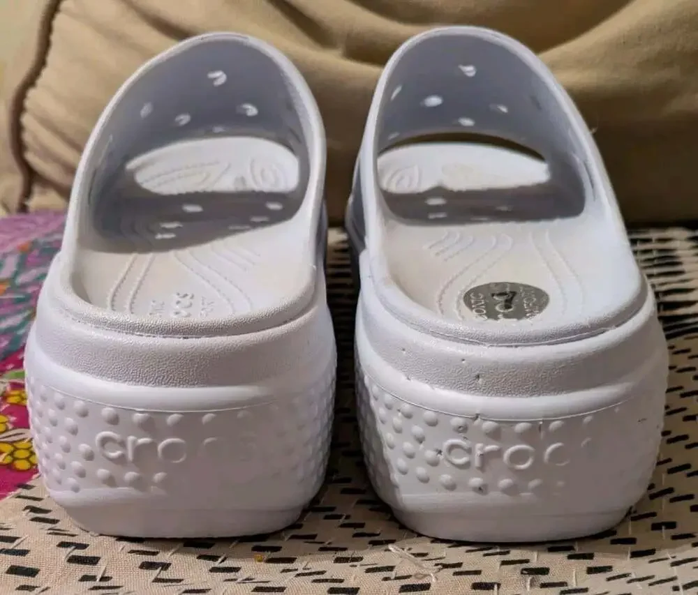 Crocs Women’s Stomp Slide Sz 7 Chunky Platform Comfort Slides Sandals Light Blue